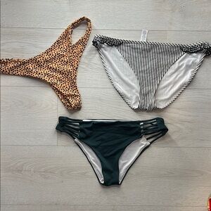 Size medium bikini bottom bundle Aerie and PINK